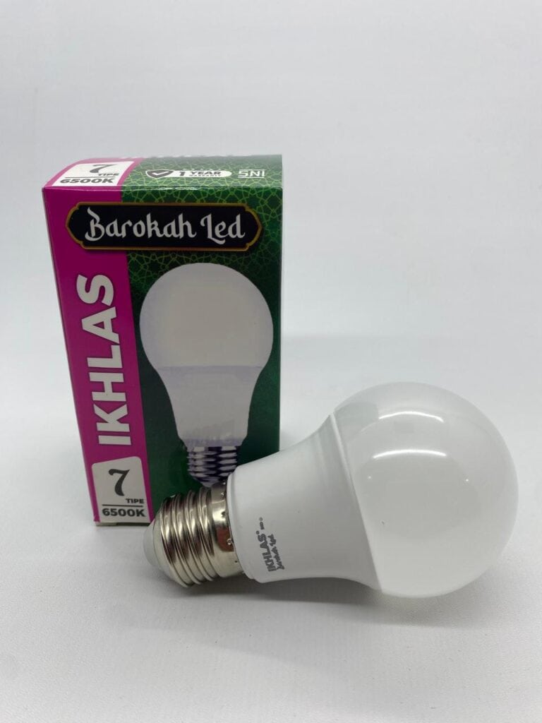 LED bulb with 7W power, 6500K color temperature, and 1-year warranty.
